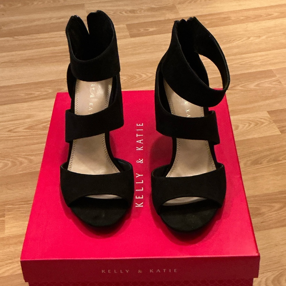 Kelly & Katie Elegant Black Suede Heels
